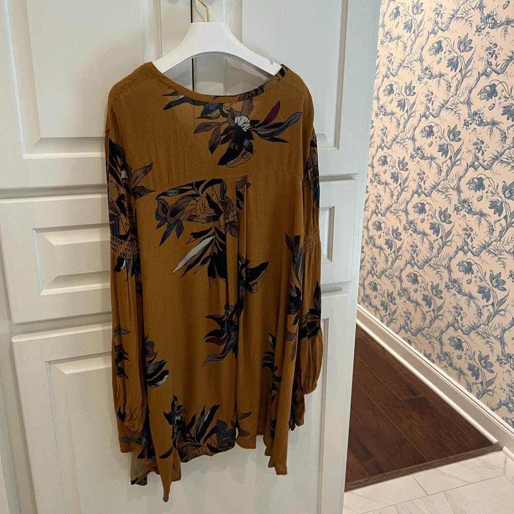 FREE PEOPLE FLOWY DRESS